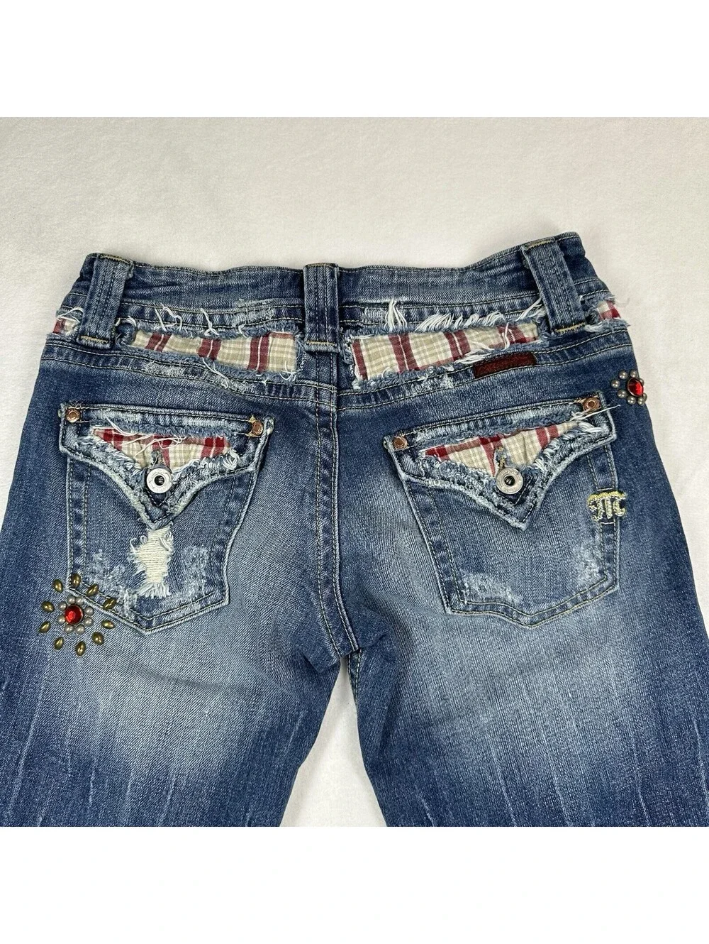 Miss Me Womens Denim Distressed Frayed Hem Plaid Jewel Stud Bermuda Shorts 27